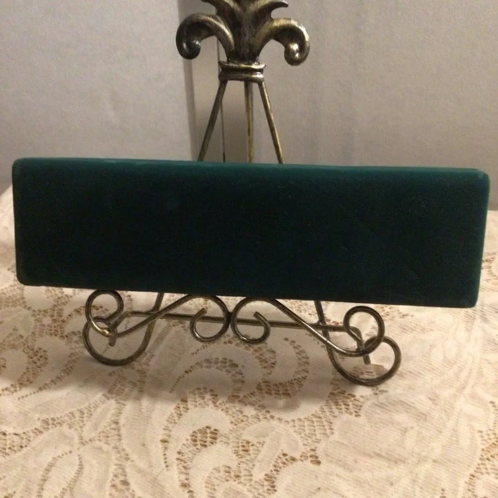 GREEN JEWELRY CASE